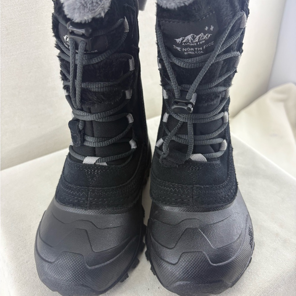 The North Face Black Insulated Snow Boots toddler size 10 new in box
